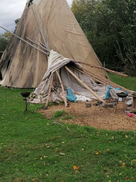 Zweites Tipi: geschafft – danke, Conny!